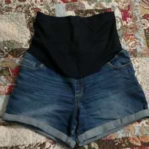 Liz Lange Maternity Short